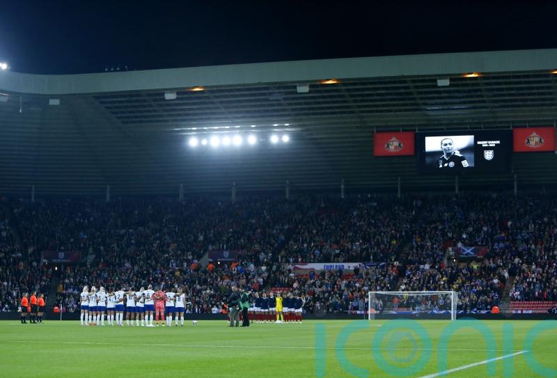 England and Scotland players pay tribute to Sheffield United’s Maddy Cusack