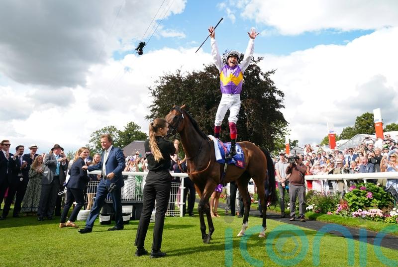 Crowd-pleasers Dettori and Kinross primed for action