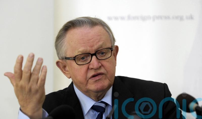 Higgins leads tributes to ex-Finland president who played role in peace process