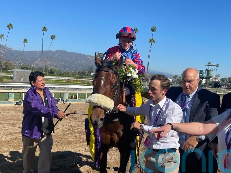 Big Evs powers home for Juvenile Turf Sprint title