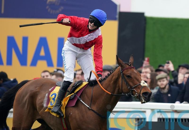 De Bromhead pleased with ‘much improved’ Envoi Allen