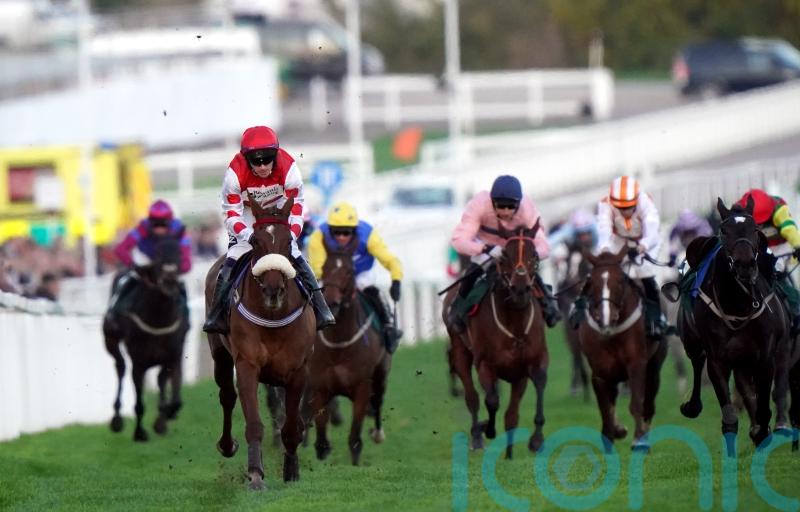Queens Gamble takes Listed leap at Taunton