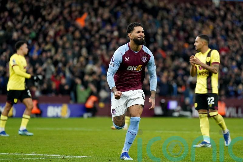 Late penalty sees Aston Villa beat Burnley as Man United lose at Forest