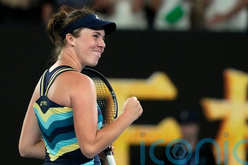 Teenager Linda Noskova stuns world number one Iga Swiatek at Australian Open