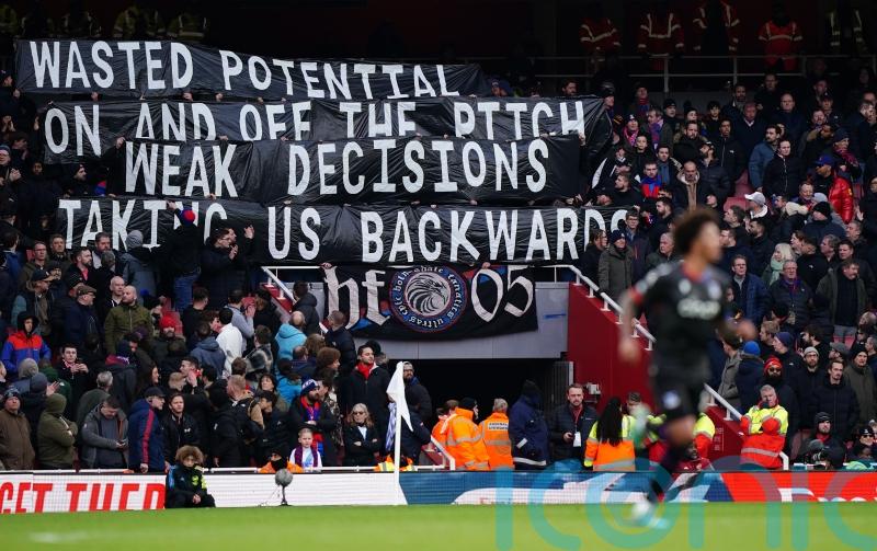Arsenal ease to win as pressure mounts on Crystal Palace boss Roy Hodgson