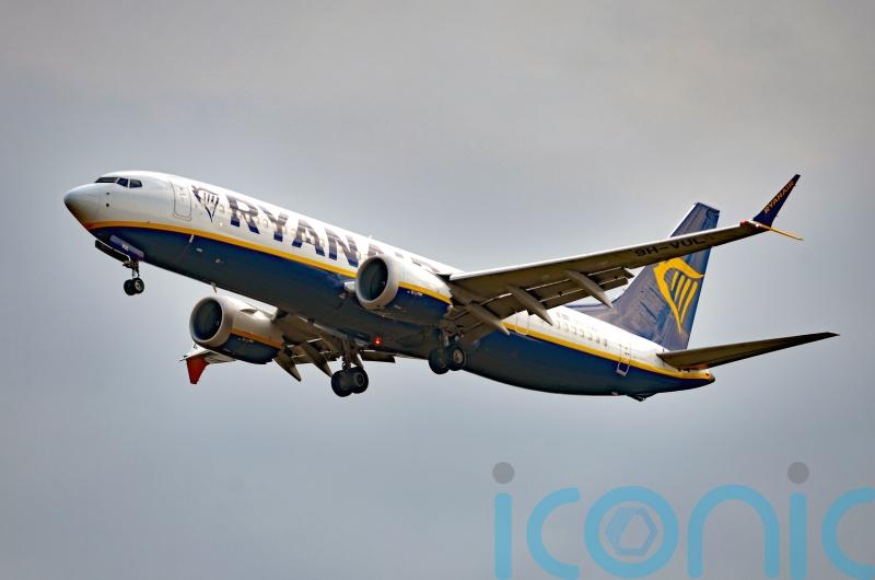 Ryanair agrees first deal with online travel agent