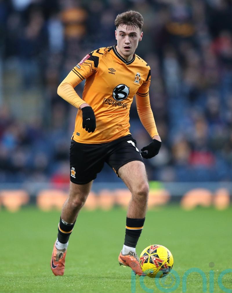 Cambridge frustrated by 10-man Burton in goalless stalemate