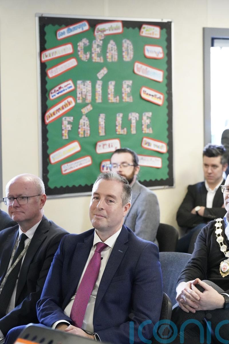 Formal pay offer made to teaching unions