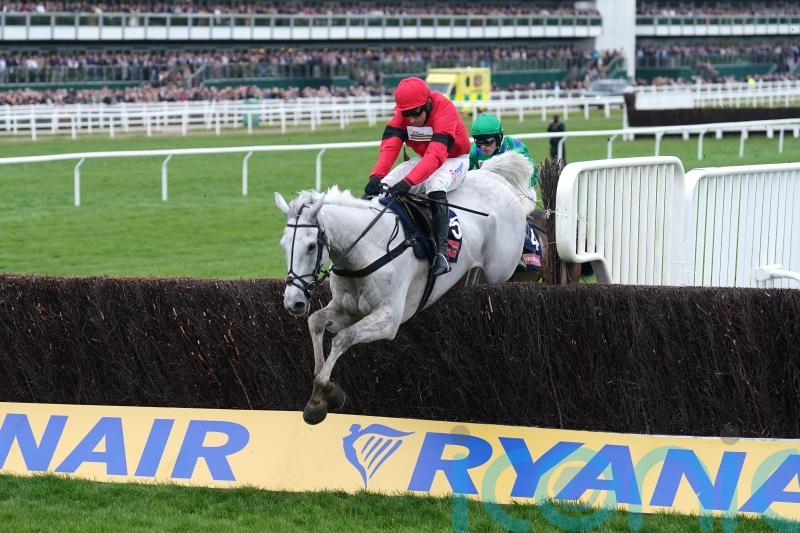 Grey Dawning sees off Ginny’s Destiny for Turners prize