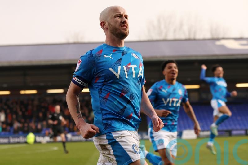 Five-star display from Stockport sees them close in on League Two leaders