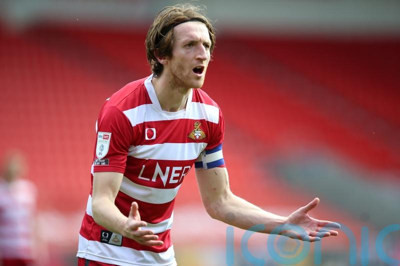 Ten-man Doncaster see off Crawley