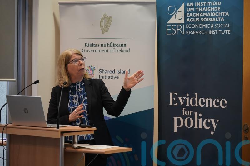 Women in Ireland more likely to be low paid than in Northern Ireland – report