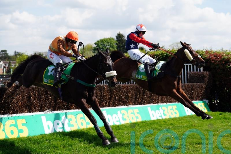 Light seeking to shine again at Sandown