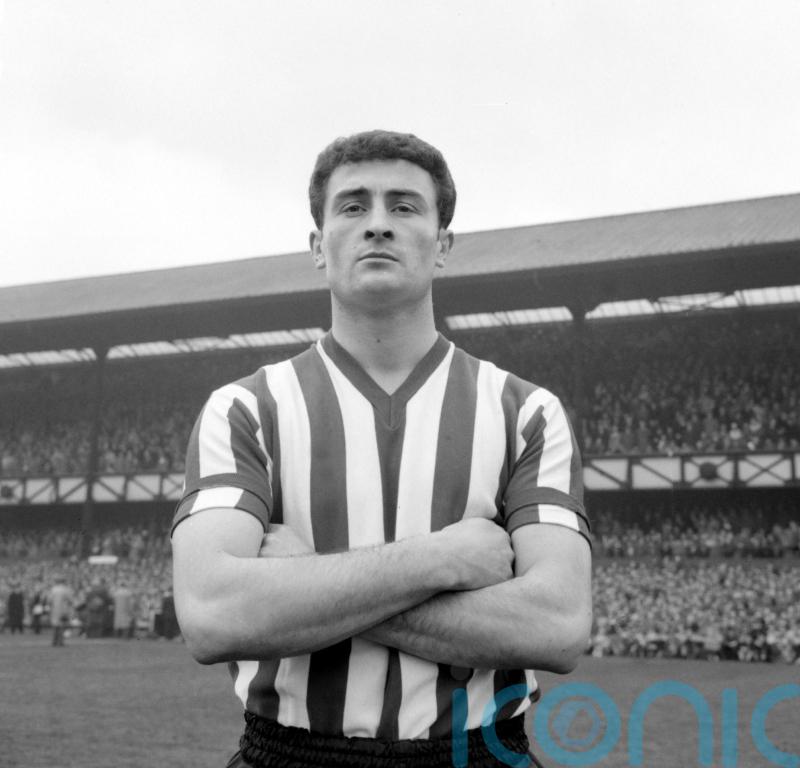 Sunderland mourn death of club great ‘The King’ Charlie Hurley at age of 87