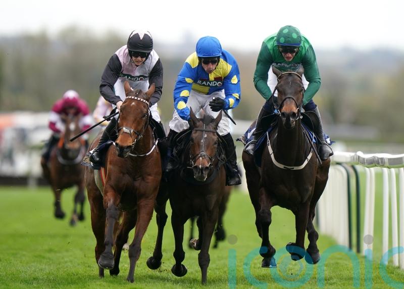 Impaire Et Passe and Langer Dan face Sandown rematch