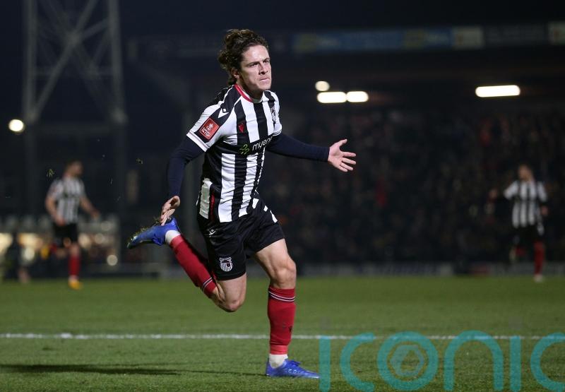 Crawley claim play-off place with victory over Grimsby