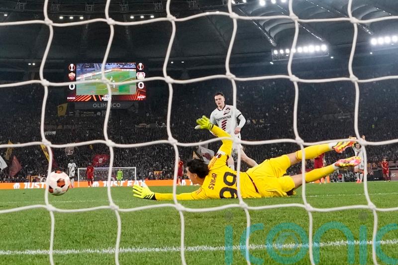 Bayer Leverkusen continue unbeaten run to close in on Europa League final