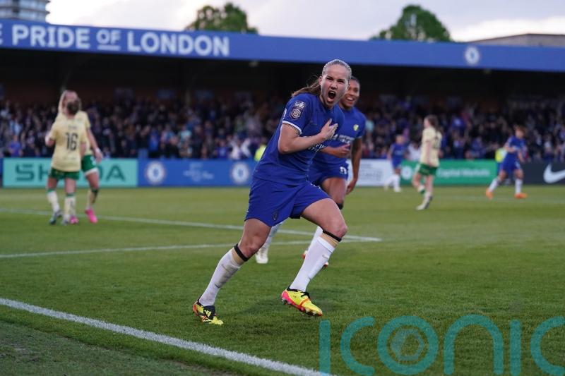 Chelsea take advantage of Man City loss to reignite WSL title race with huge win
