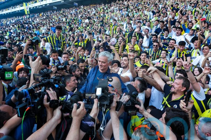 Jose Mourinho makes ‘zero promises’ but ‘dream’ is for Fenerbahce to win title
