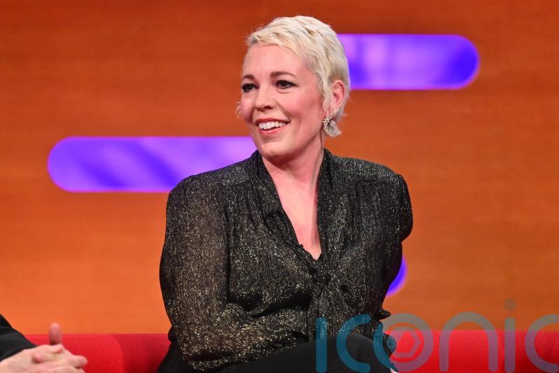 Olivia Colman ‘shocked at neglect of arts funding in UK’
