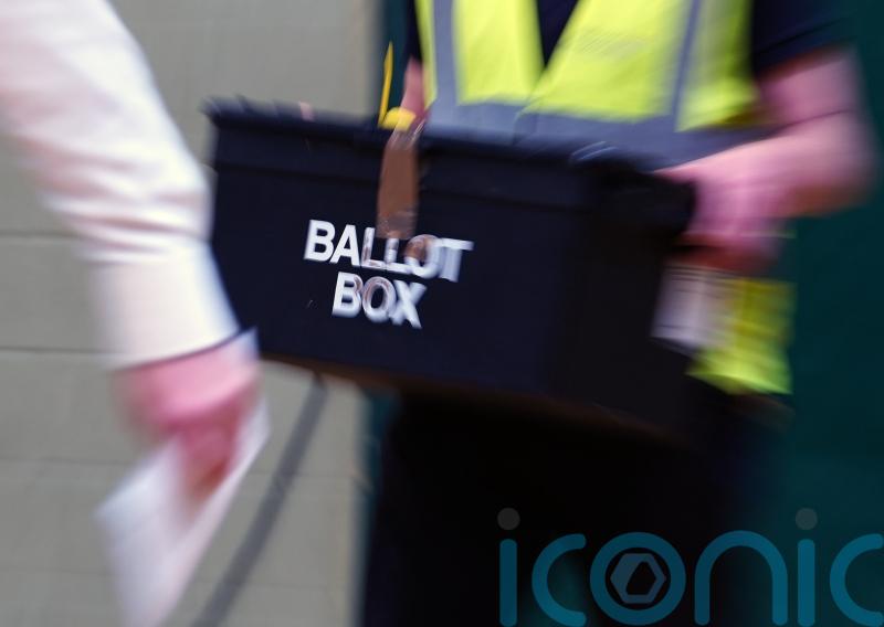 How many candidates are standing in the General Election?