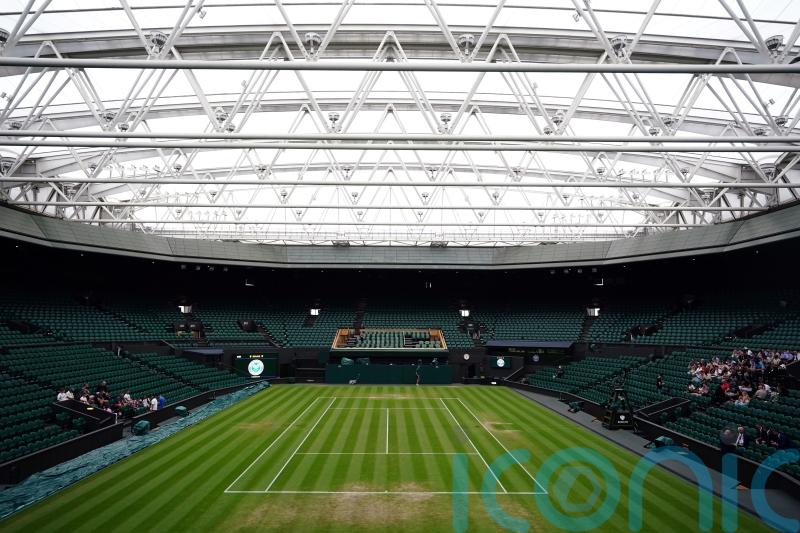 On this day in 2009 – New Wimbledon roof closed during match for first time