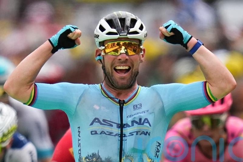 Mark Cavendish claims record-breaking 35th Tour de France stage win
