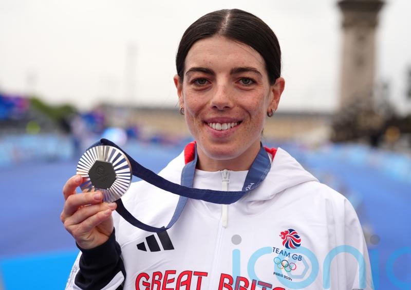 Anna Henderson’s dream comes true as she wins silver in women’s time trial