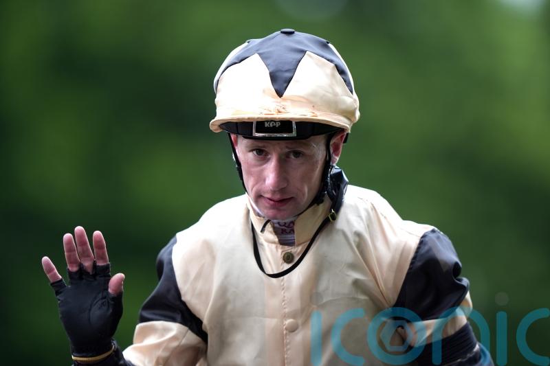 Murphy continues to set hot pace in search for fourth title