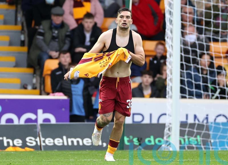 Tony Watt determined to win back fans after &lsquo;itching&rsquo; for Motherwell return
