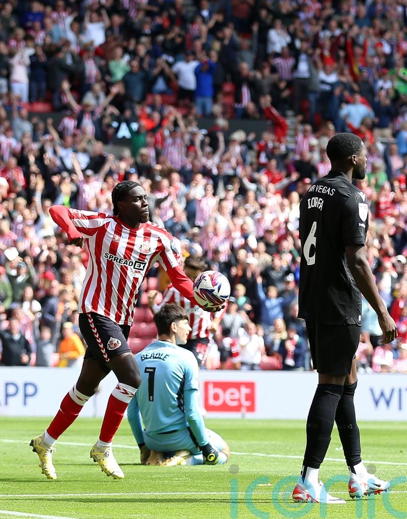 Eliezer Mayenda sets good example at Sunderland – Regis Le Bris
