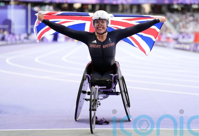 Hannah Cockroft cruises to her eighth Paralympic title in women’s T34 100m final