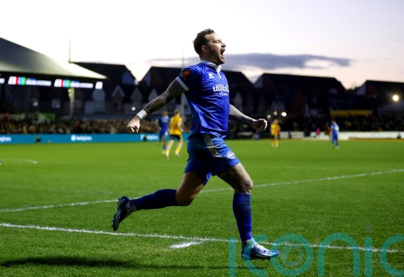 Chris Maguire rescues a point for Eastleigh in Woking draw