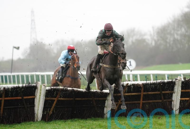 Pauling retains full faith in Handstands