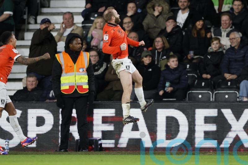 Jamal Lowe’s last-gasp strike snatches Sheffield Wednesday victory at Derby