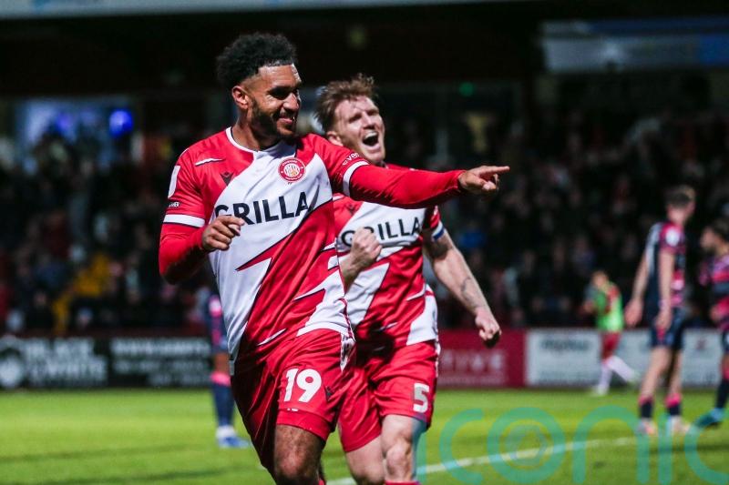 Stevenage leave it late to see off 10-man Northampton