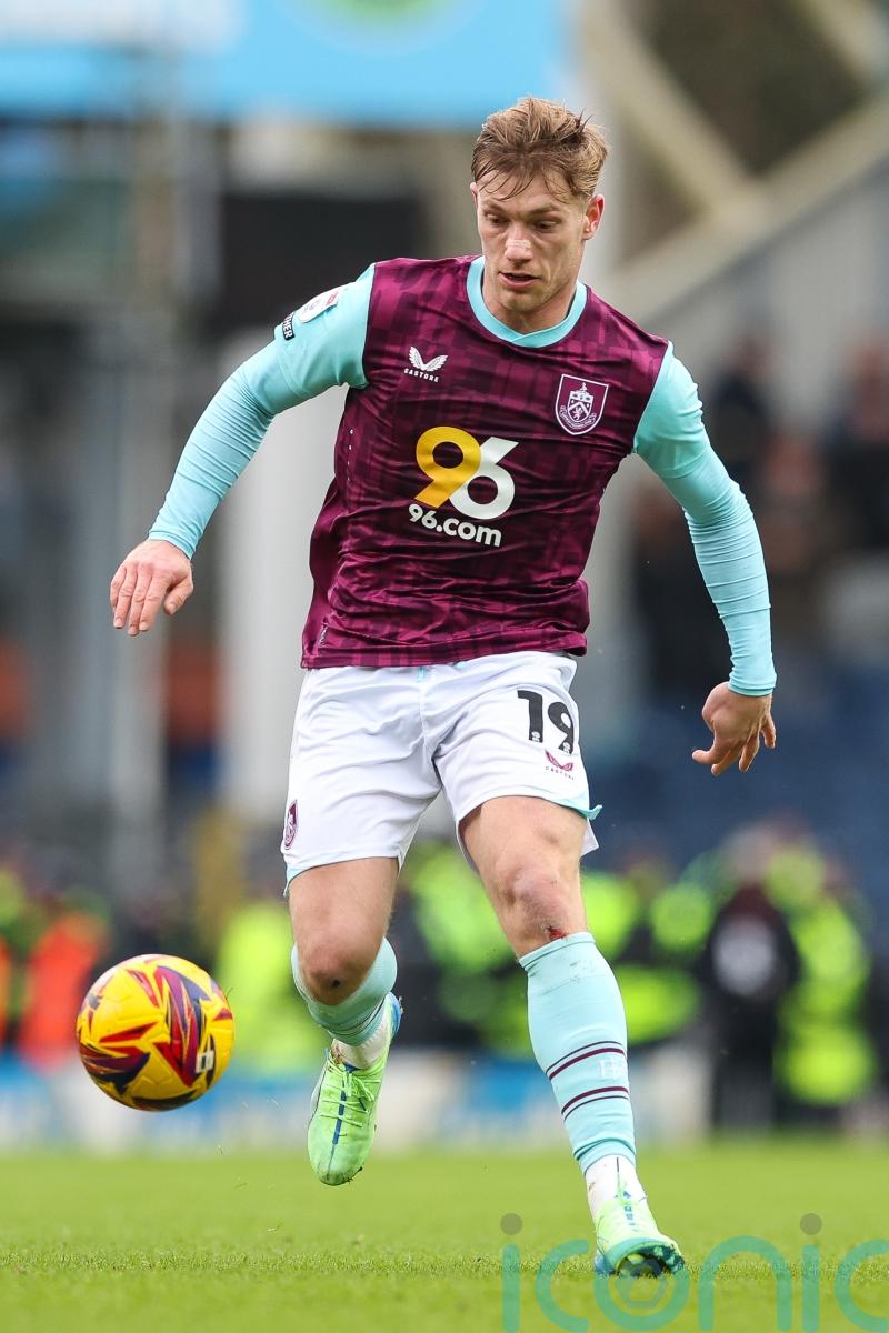Zian Flemming’s extra-time brace helps Burnley see off Reading in FA Cup