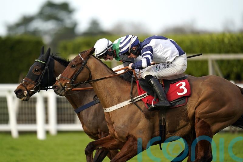 Vincenzo going for Newbury gold for in-form Sam Thomas