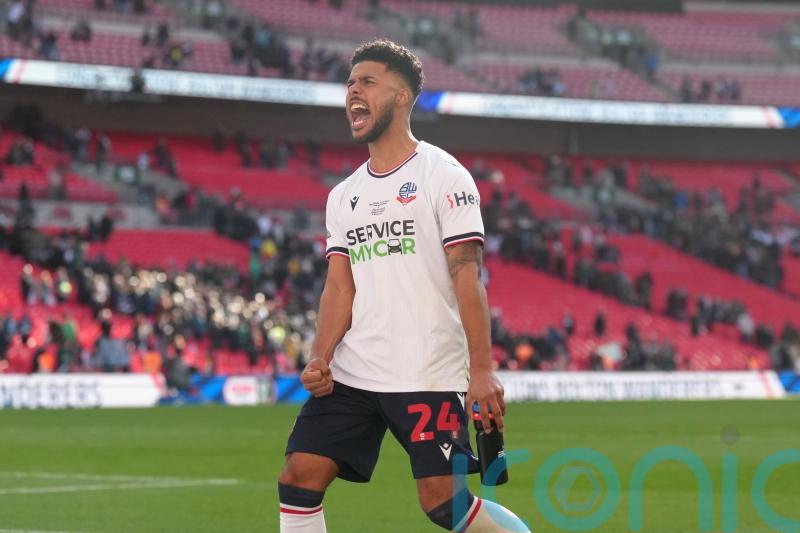 Elias Kachunga and Paul Digby lift Cambridge off foot of table