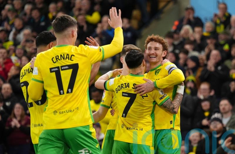 Norwich’s play-off hopes take a knock as Oxford hit back to draw