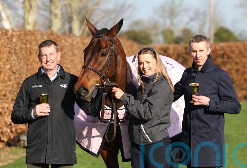 Crowds turn out to hail Gold Cup victor Inothewayurthinkin