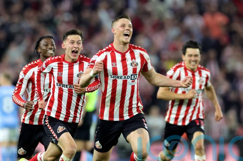 Regis Le Bris urges Sunderland to finish the job after last-gasp Coventry win