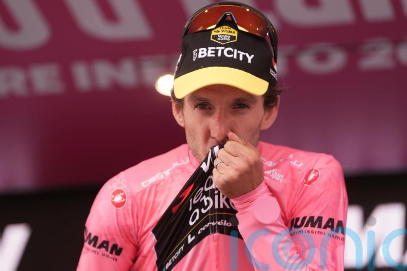 Simon Yates finishes safely in peloton to seal victory at Giro d’Italia