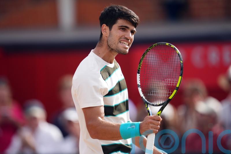 Carlos Alcaraz regains his Queen’s crown after beating Jiri Lehecka in final