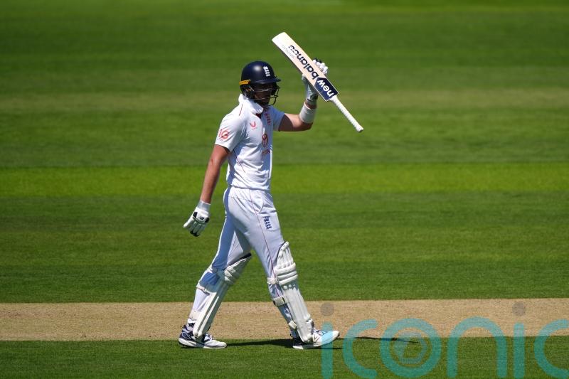 Jamie Smith picks up the baton for England after early Joe Root dismissal