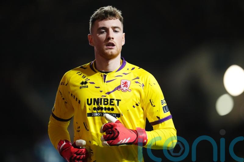 Everton sign Republic keeper Mark Travers from Bournemouth