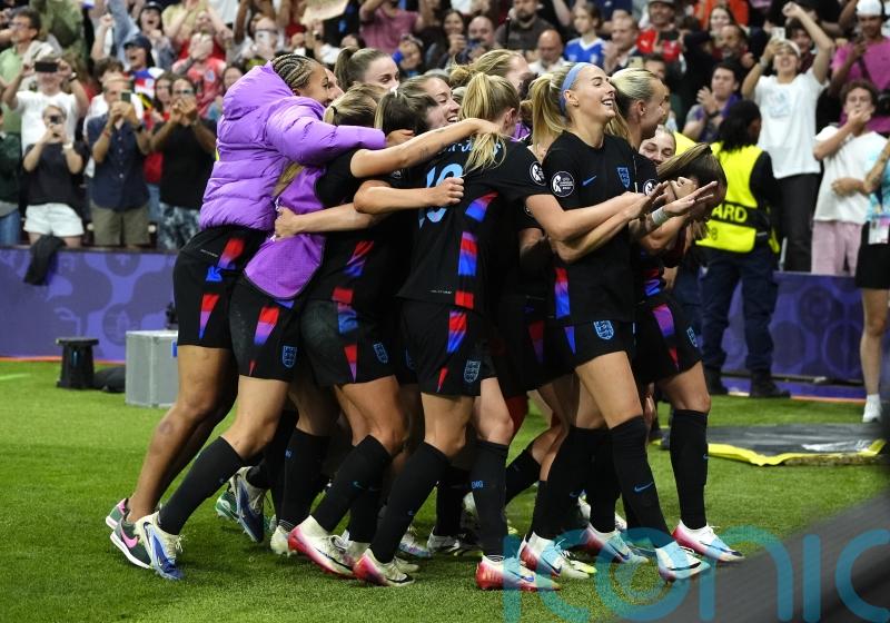 Wednesday’s briefing: Lionesses do it the hard way while Rangers start with win