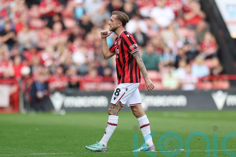 Four wins in a row for Walsall despite Charlie Lakin’s red against Chesterfield