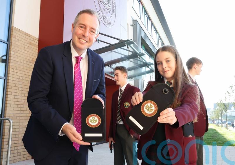 Pilot scheme to stop pupils using phones during school day begins