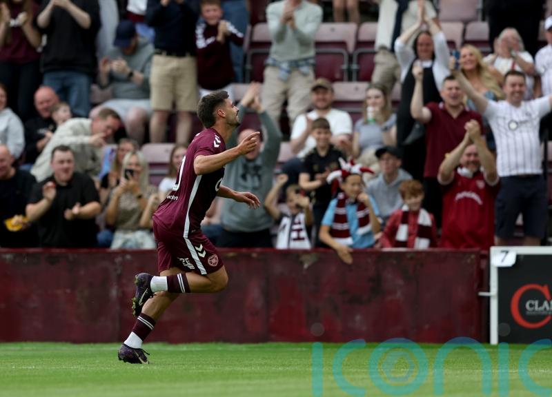 Derek McInnes wins on return to Kilmarnock as Hearts move five points clear